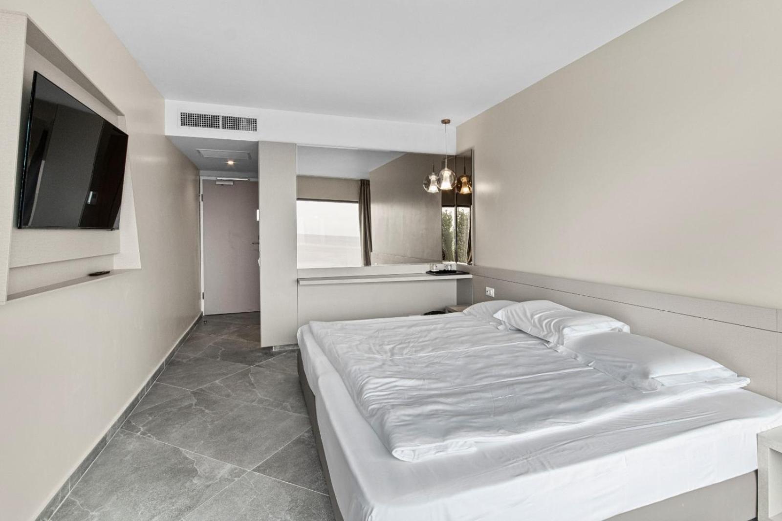Hotel Atena*** ซาตูร์น ภายนอก รูปภาพ