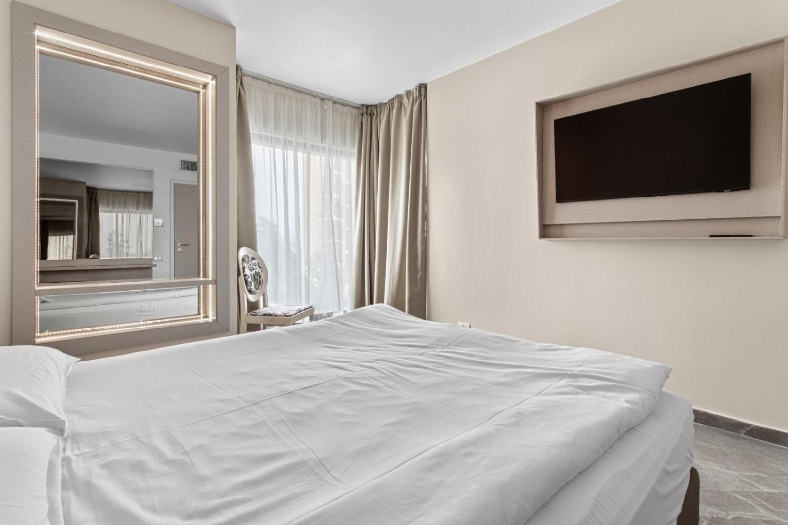 Hotel Atena*** ซาตูร์น ภายนอก รูปภาพ